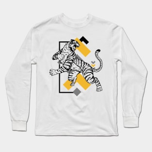 Retro 80s Black and Gold Tiger on the Attack // Vintage Geometric Shapes Background Long Sleeve T-Shirt